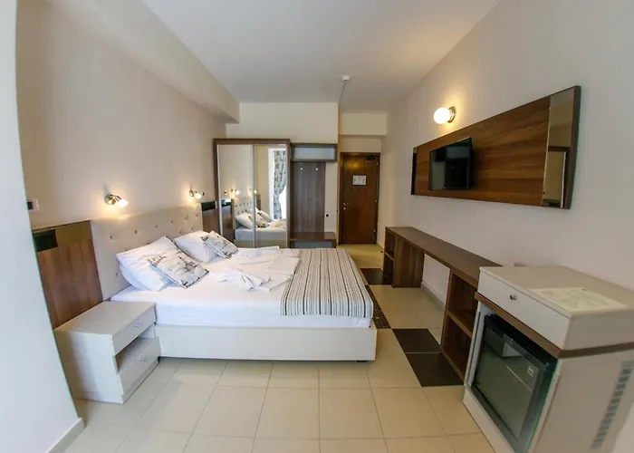 Jijo\'S Hotel