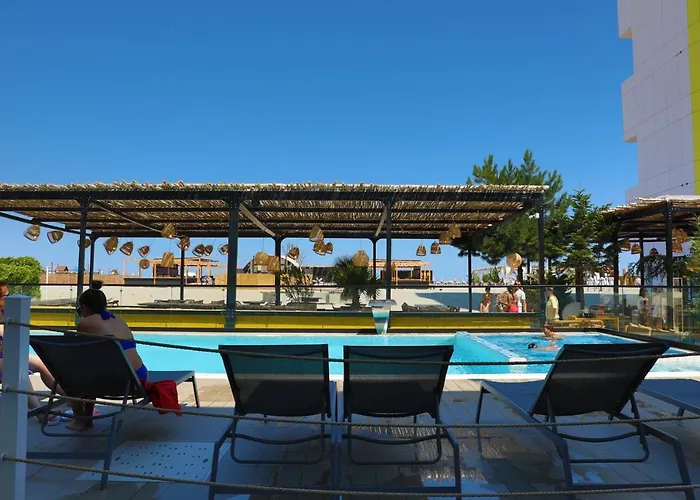 Jijo\'S Hotel