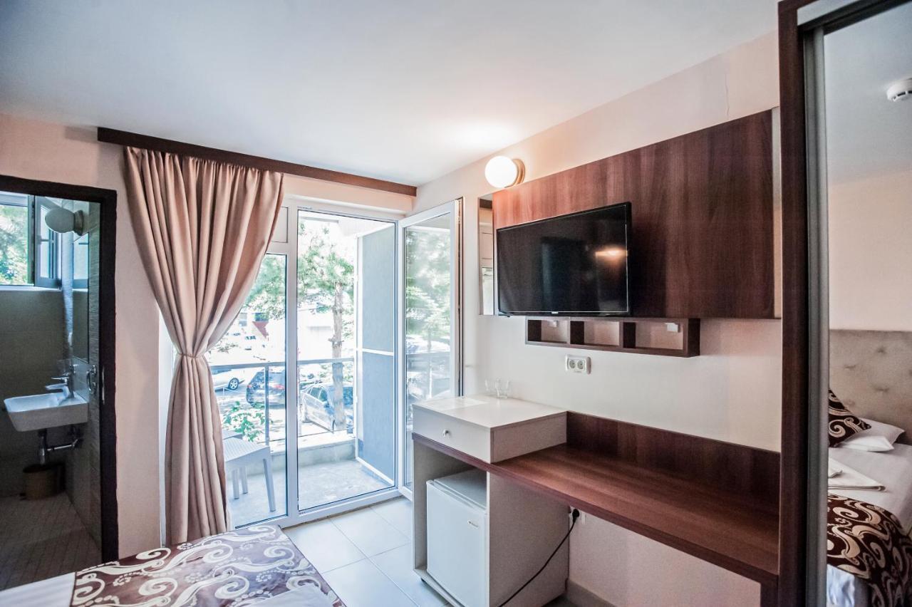 Hotel Jijo's Mamaia