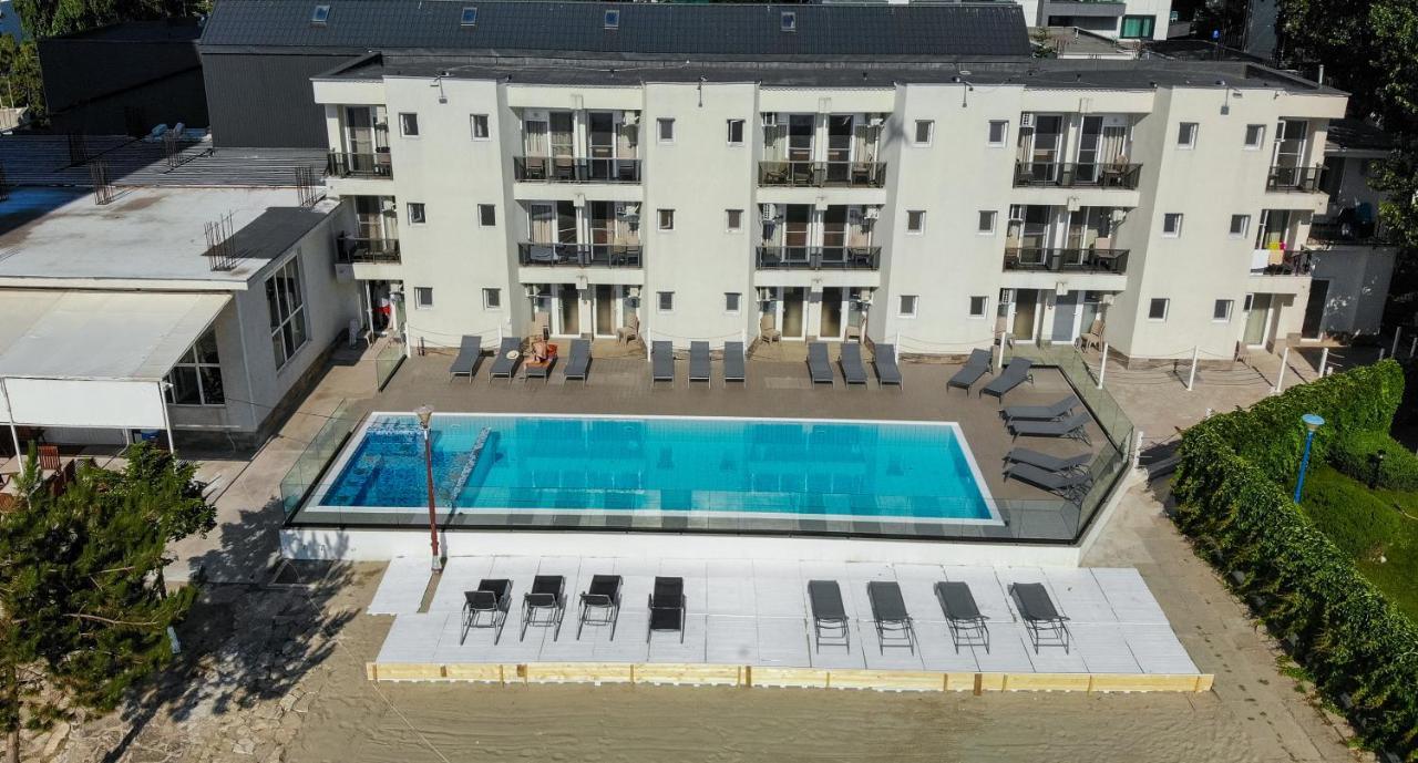 Jijo's Hotel 3*