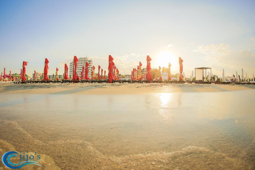Jijo's Mamaia