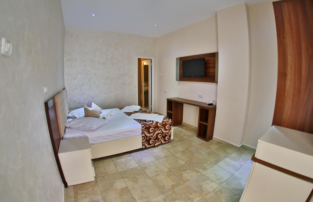 Hotel Jijo's Mamaia