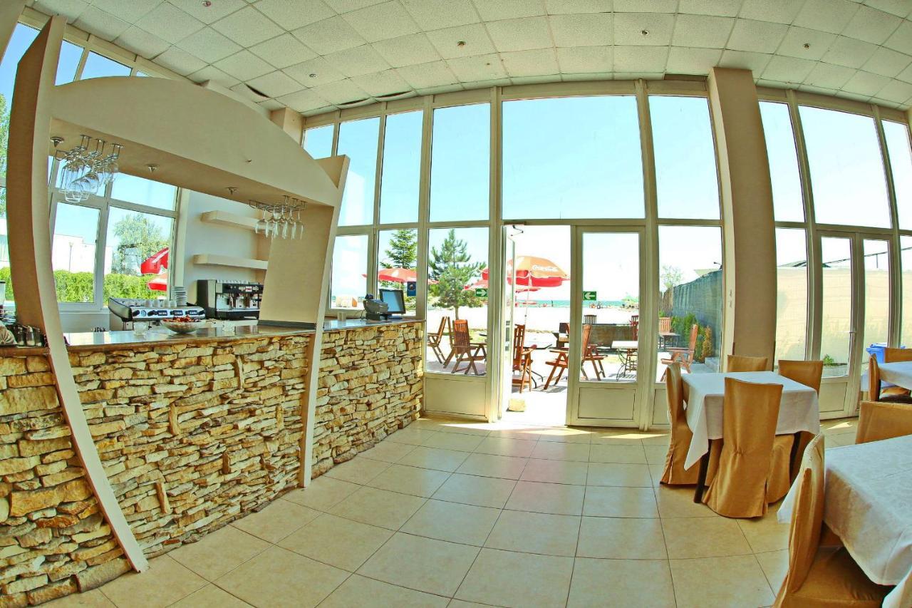 Jijo's 3* Mamaia